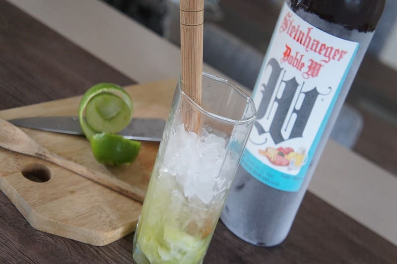 Quem Criou a Caipirinha? História e Curiosidades, foto de caipirinha e cachaça